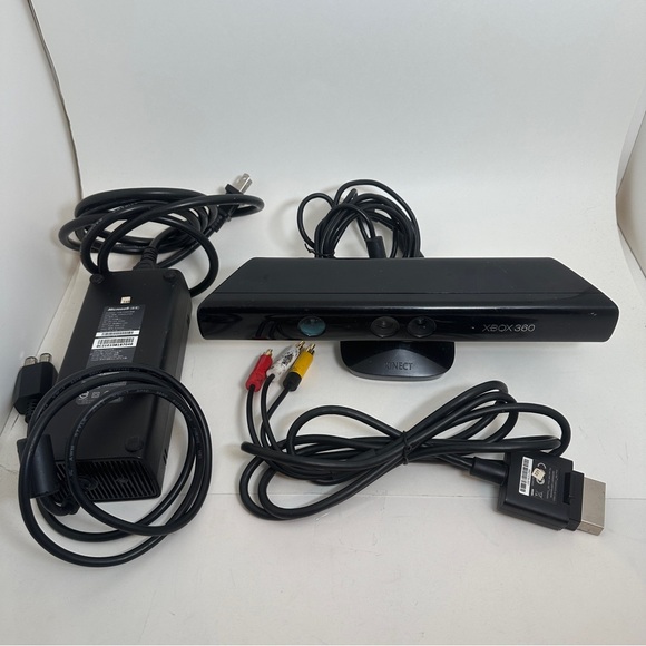 Xbox 360 Slim 250GB controller chargeable battery originalcables Kinect 9 games - Picture 3 of 11